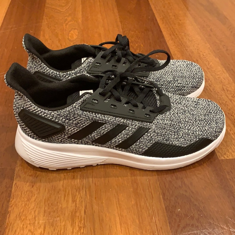 Adidas Cloudfoam Size 7.5 Mens